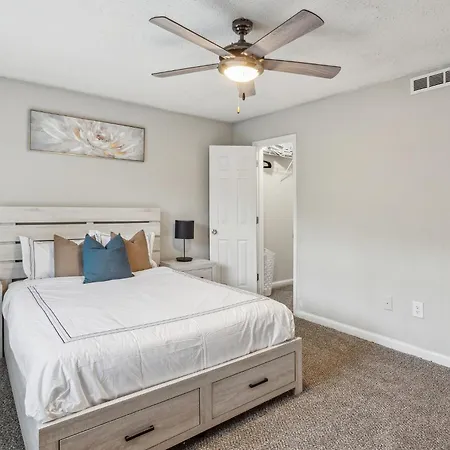 Crest At East Cobb 1832A I Spacious 1Bd 1 Bth